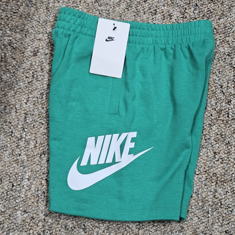 Nike Kids Green Shorts - Size 6 - NWT